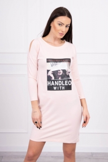 Šaty s potlačou Handle With pudrovo ružové