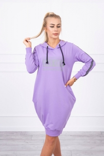 Šaty s reflexnou potlačou fialové